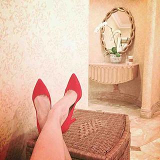 Stephanie Sigman feet photo thumbnail