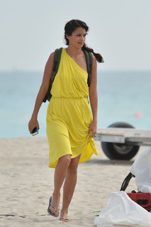 Stephanie Sigman feet photo thumbnail