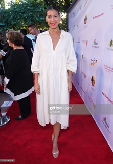 Stephanie Sigman feet photo thumbnail