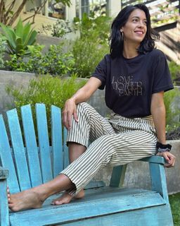 Stephanie Sigman feet photo thumbnail