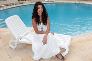 Stephanie Sigman feet photo thumbnail