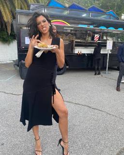 Stephanie Sigman feet photo thumbnail