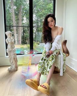Stephanie Soo feet photo 2