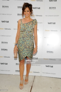 Stephanie Szostak feet photo thumbnail