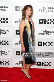 Stephanie Szostak feet photo thumbnail