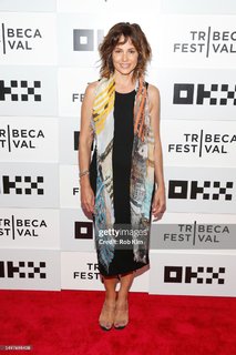 Stephanie Szostak feet photo thumbnail