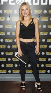 Stephanie Waring feet photo 9