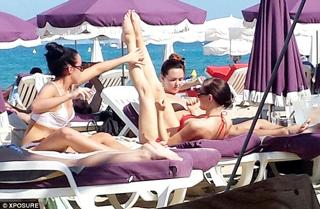 Stephanie Waring feet photo 1