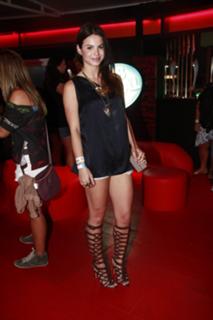 Sthefany Brito feet photo thumbnail