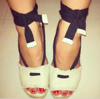 Sthefany Brito feet photo thumbnail