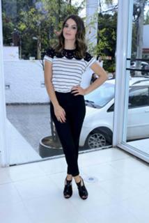 Sthefany Brito feet photo thumbnail