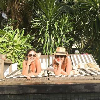 Sthefany Brito feet photo thumbnail
