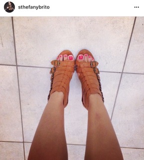 Sthefany Brito feet photo thumbnail