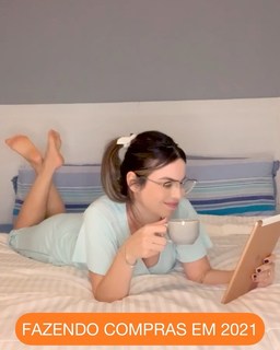 Sthefany Brito feet photo thumbnail