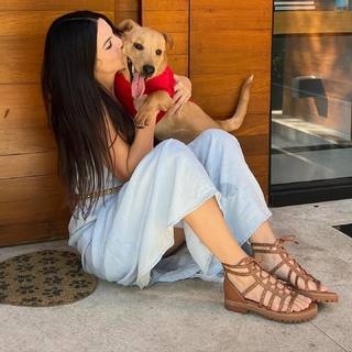 Sthefany Brito feet photo thumbnail