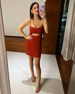 Sthefany Brito feet photo thumbnail
