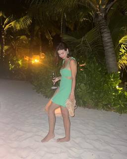 Sthefany Brito feet photo thumbnail