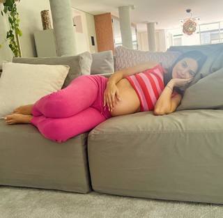 Sthefany Brito feet photo thumbnail