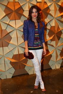Sthefany Brito feet photo thumbnail
