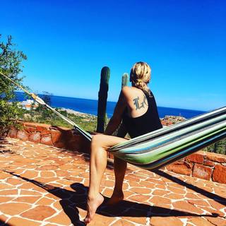 Storm Large feet photo 12