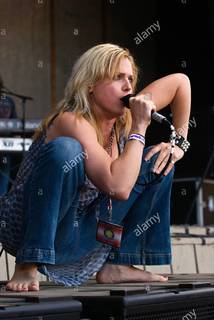 Storm Large feet photo 11