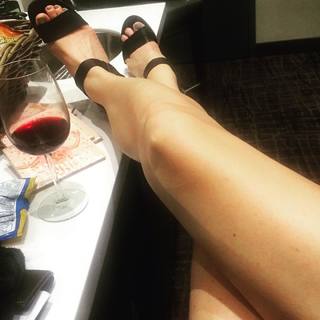 Storm Large feet photo 7