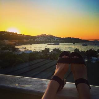 Storm Large feet photo 3