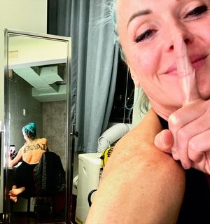 Storm Large feet photo 13