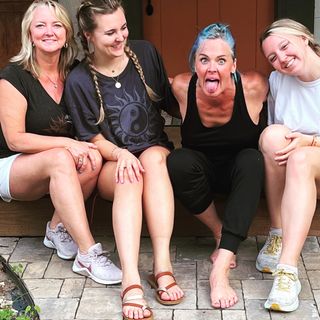Storm Large feet photo 10