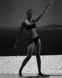 Storm Reid feet photo thumbnail