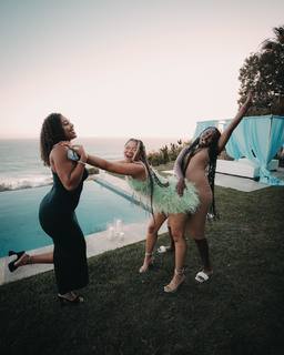 Storm Reid feet photo thumbnail