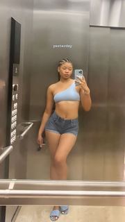 Storm Reid feet photo thumbnail