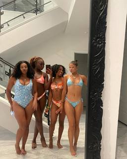 Storm Reid feet photo thumbnail