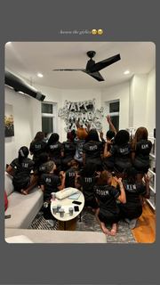 Storm Reid feet photo thumbnail