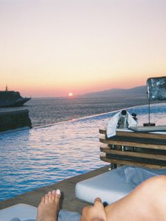 Storm Reid feet photo thumbnail