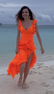 Su Burcu Coskun feet photo thumbnail