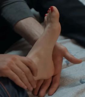 Su Burcu Coskun feet photo 14