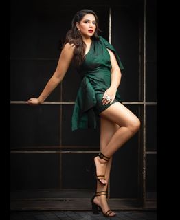 Subhasree Ganguly feet photo 8