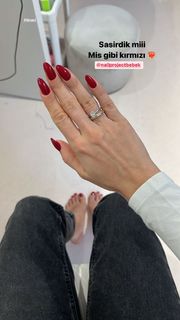 Sude Burcu feet photo 3