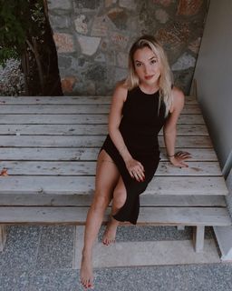 Sude Burcu feet photo 1