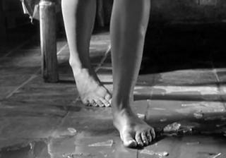 Sue Lyon feet photo 6