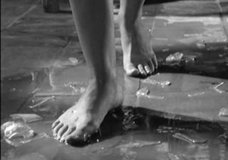 Sue Lyon feet photo 3