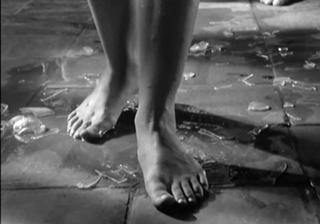 Sue Lyon feet photo 1