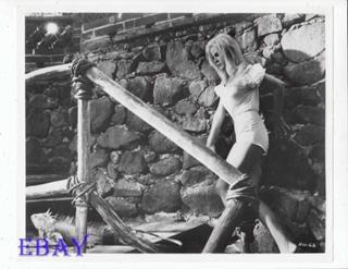 Sue Lyon feet photo 15