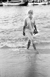 Sue Lyon feet photo 8