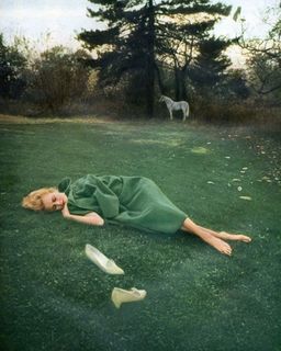 Sue Lyon feet photo 2