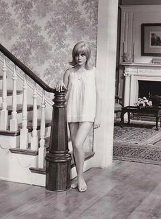 Sue Lyon feet photo 1