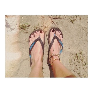 Sue Ramirez feet photo 1