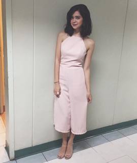 Sue Ramirez feet photo 15