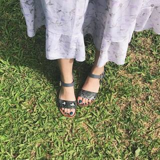 Sue Ramirez feet photo 18